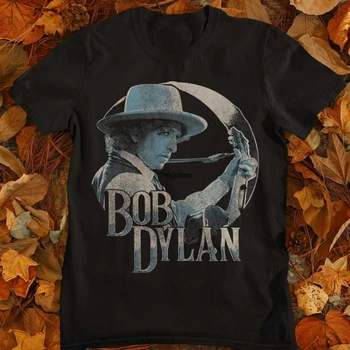 Bob Dylan Guitar 1975Bob Dylans Blowin In The Wind RockClassic Rock-Fans Unitet Hårdt RockClothingFor Mænd Og Kvinder T-Shirt