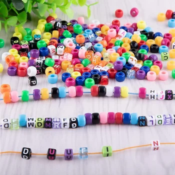 1000Pcs DIY Perler til Børn Farve Letter Perler til en Halskæde Armbånd Smykker at Gøre med Elastisk Crystal Snor Reb
