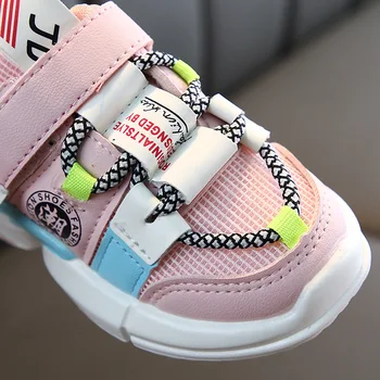 Nye Ankomst Kids Sko til Drenge Baby Buksetrold Sneakers Fashion Boutique Åndbar Små Børn Piger Sports Sko Størrelse