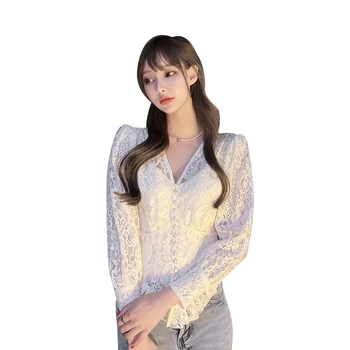I fransk Stil, V-hals Lace Perle Knapper Bunden Shirt Damer 2021 Foråret Elegante Hule-out langærmet Toppe Hvide Bluser