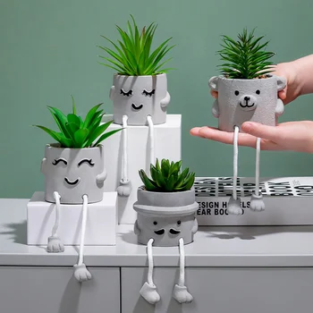 Desktop Indretning, Kunstig Plante med Tegnefilm Dukke Form Urtepotte til stue, Soveværelse, Kontor