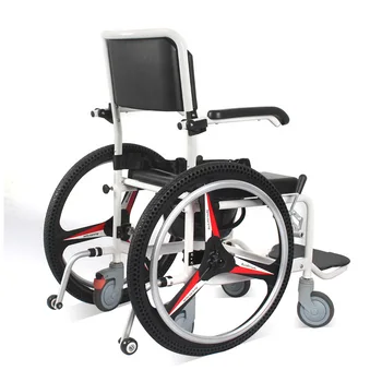 Handicappede tage et bad kørestol ældre mennesker med et toilet smalle dør badekar kørestol ca