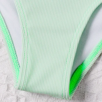 Kvinder Sexy To-delt Bikini Sæt Badetøj Frisk Solid Hofteholder Toppe og g-streng Badetøj V-hals Biquini badestrand Passer til