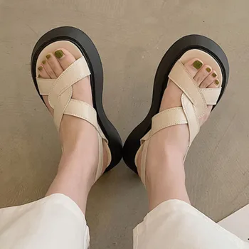 Platform Kiler Sommeren Nye Kvindelige Mode Sandaler kvinder Comfy Hvid Sort Spænde Remmen 2021 Piger Stranden Sko Helt Nye